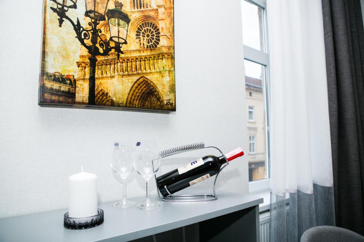 Luxury Flat In Downtown Apartment Lviv Exterior photo