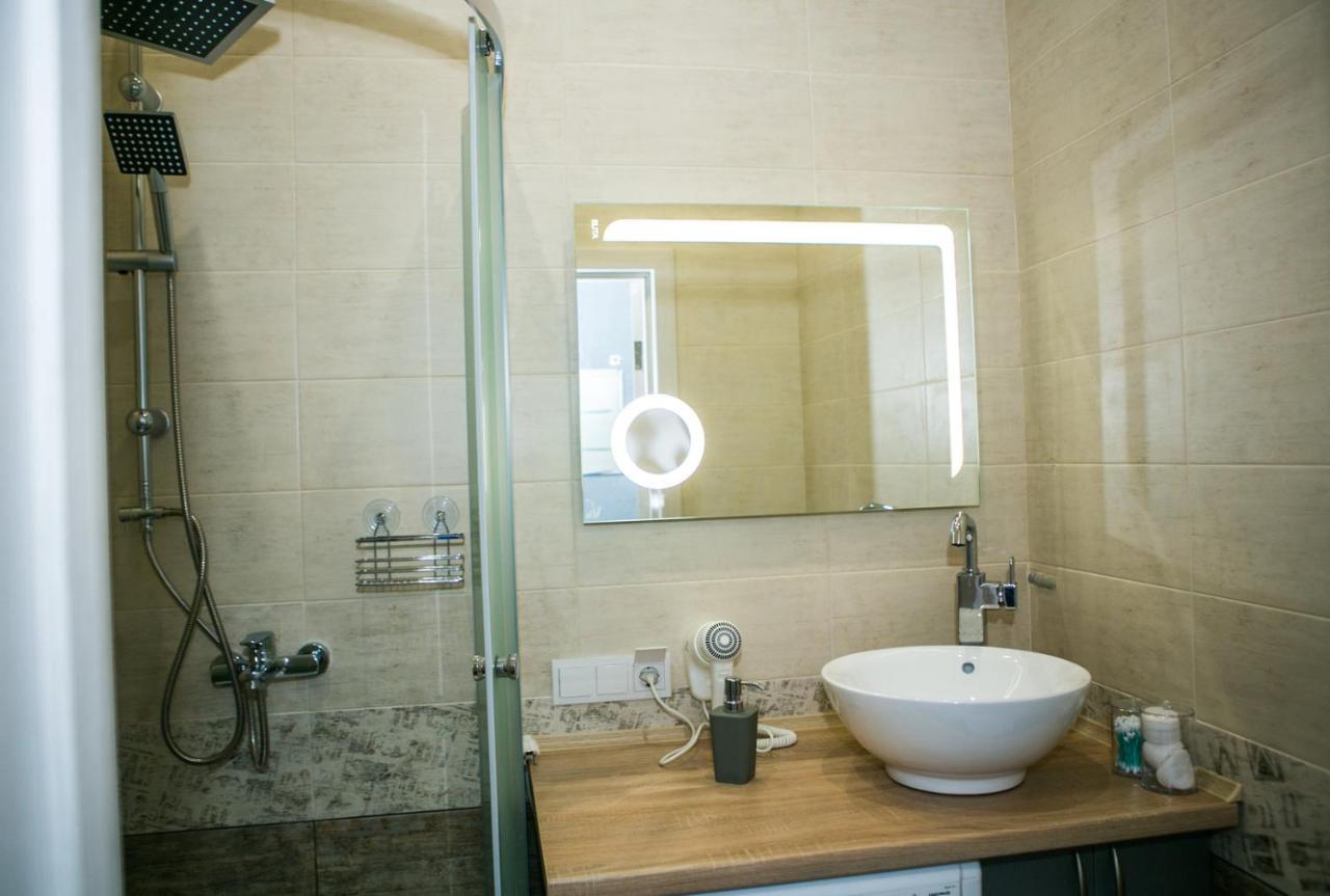 Luxury Flat In Downtown Apartment Lviv Exterior photo